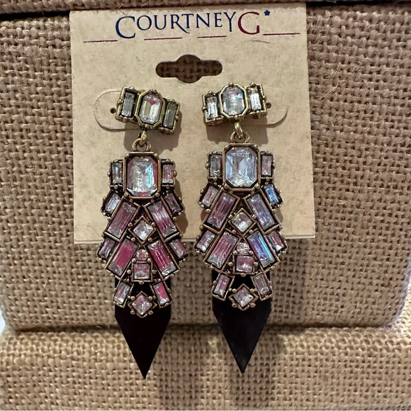 NWT Courtney G Earrings faceted clear rhinestones w/ black acrylic pointed base - Picture 2 of 7
